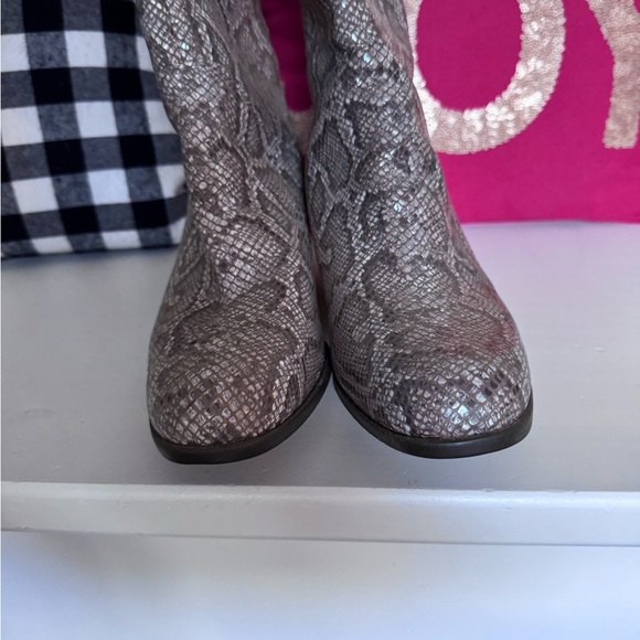 Born brand Snakeskin Knee-High Boots! New! - Picture 3 of 6